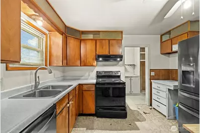 628 N Charlotte Avenue, Bremerton, WA 98312 - Photo 10