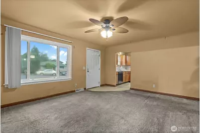 628 N Charlotte Avenue, Bremerton, WA 98312 - Photo 8