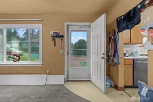 628 N Charlotte Ave, Bremerton, WA 98312 - Photo 6