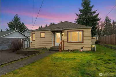 628 N Charlotte Avenue, Bremerton, WA 98312 - Photo 1