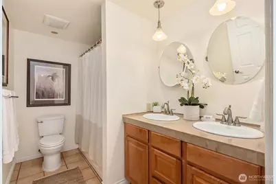 1049 Madison Avenue N, Bainbridge Island, WA 98110 - Photo 14