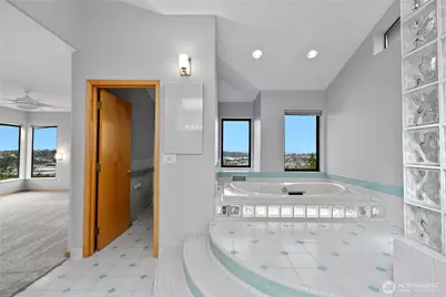 125 NW 48th Street, Seattle, WA 98107 - Photo 34