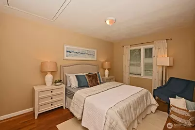 12019 B 25th Avenue NE, Seattle, WA 98125 - Photo 12