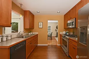 12019 B 25th Ave NE, Seattle, WA 98125 - Photo 6