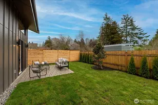11740 Phinney Ave N, Seattle, WA 98133 - Photo 26
