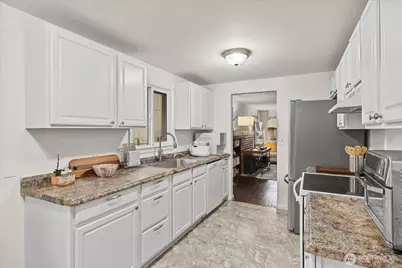 1011 NE 180th Street, Shoreline, WA 98155 - Photo 10