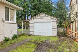1011 NE 180th St, Shoreline, WA 98155 - Photo 26