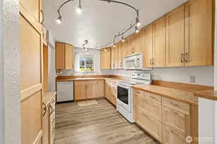 1301 S 3rd Ave, Sequim, WA 98382 - Photo 10