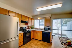 811 S Laventure Rd, Mount Vernon, WA 98274 - Photo 16