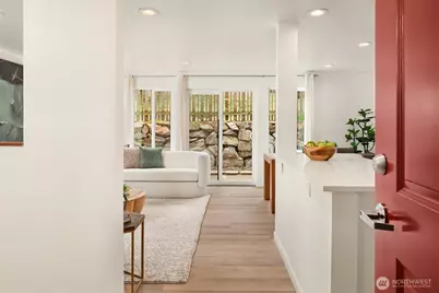 3661 Phinney Avenue N #109, Seattle, WA 98103 - Photo 2