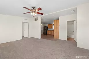 225 NE Ernst St, Oak Harbor, WA 98277 - Photo 6