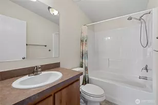 225 NE Ernst St, Oak Harbor, WA 98277 - Photo 14