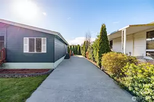 225 NE Ernst St, Oak Harbor, WA 98277 - Photo 24