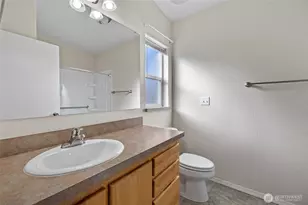 225 NE Ernst St, Oak Harbor, WA 98277 - Photo 18