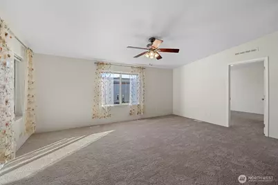 225 NE Ernst Street #73, Oak Harbor, WA 98277 - Photo 4