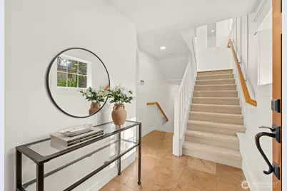 3040 Humes Place W, Seattle, WA 98119 - Photo 4