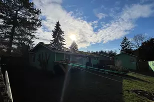 521 E 78th St, Tacoma, WA 98404 - Photo 2