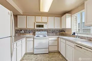 13216 NE Salmon Creek Ave, Vancouver, WA 98686 - Photo 2