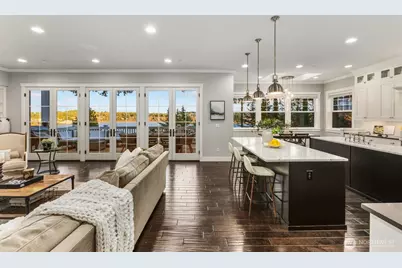 8411 NE 110th Place, Kirkland, WA 98034 - Photo 2