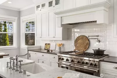 8411 NE 110th Place, Kirkland, WA 98034 - Photo 10