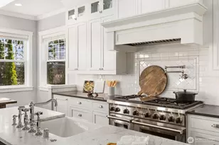 8411 NE 110th Pl, Kirkland, WA 98034 - Photo 10