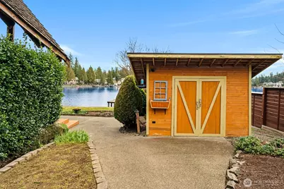 6358 S Island Drive E, Bonney Lake, WA 98391 - Photo 28
