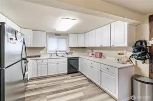 525 138 St E, Tacoma, WA 98445 - Photo 16