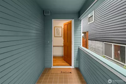 343 N 74th Street, Seattle, WA 98103 - Photo 2