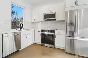 3448 B NW 65th St, Seattle, WA 98117 - Photo 10