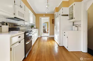 7026 5th Ave NW, Seattle, WA 98117 - Photo 14