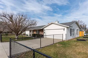 934 Stevens St, Wenatchee, WA 98801 - Photo 2