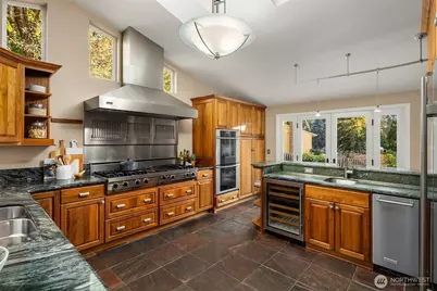 8413 SE 53rd Place, Mercer Island, WA 98040 - Photo 12