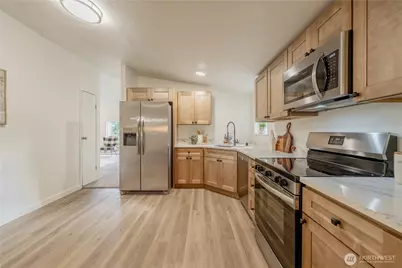 10794 Halloran Road, Bow, WA 98232 - Photo 12