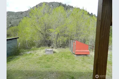 2127 Sinlahekin Road, Loomis, WA 98827 - Photo 10