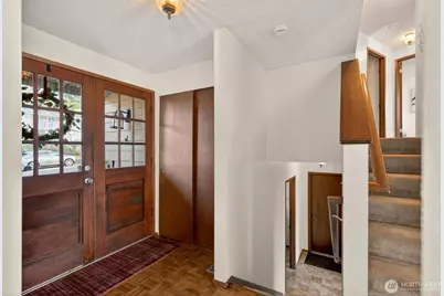 19809 Ashworth Avenue N, Shoreline, WA 98133 - Photo 4