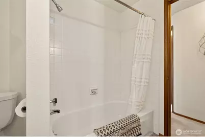 19809 Ashworth Avenue N, Shoreline, WA 98133 - Photo 16