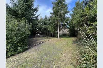 880 Wawona Avenue SW, Ocean Shores, WA 98569 - Photo 2