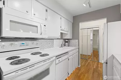 550 Elm Way #308, Edmonds, WA 98020 - Photo 12