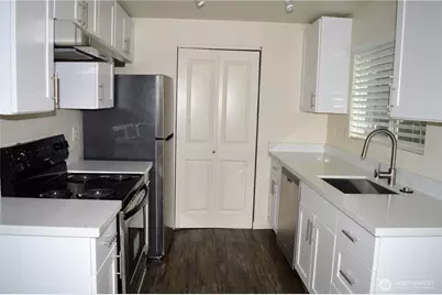 9724 6th Avenue NW #B, Seattle, WA 98117 - Photo 4