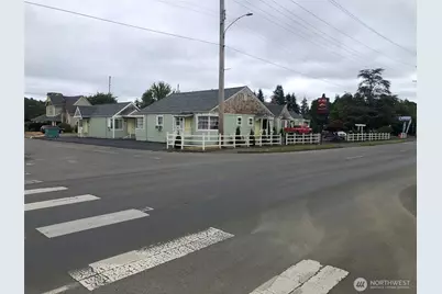 208 E Main Street, Elma, WA 98541 - Photo 2