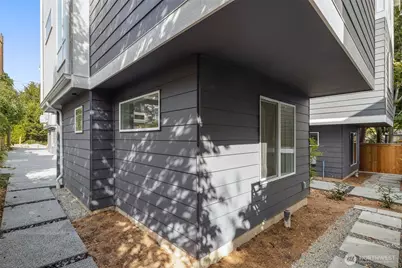 915 N 98th Street #B, Seattle, WA 98103 - Photo 22