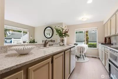 4222 144th Lane SE, Bellevue, WA 98006 - Photo 8