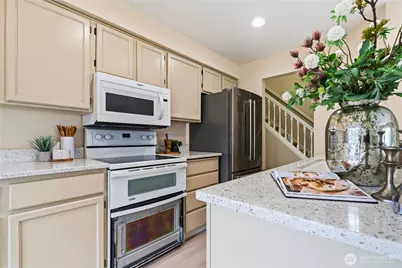 4222 144th Lane SE, Bellevue, WA 98006 - Photo 10