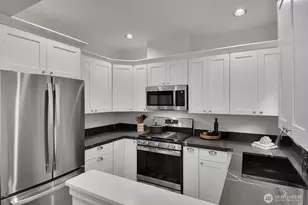 1800 10th Ave W, Seattle, WA 98119 - Photo 10