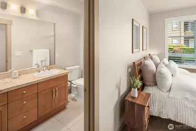 1840 25th Avenue NE #202, Issaquah, WA 98029 - Photo 12