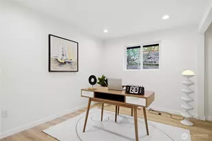 12600 SE 27th St, Bellevue, WA 98005 - Photo 16