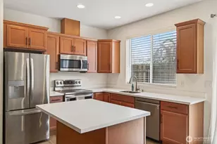 375 S 10th St, Kalama, WA 98625 - Photo 10