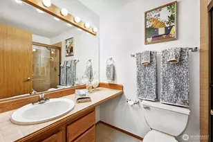 8720 Phinney Ave N, Seattle, WA 98103 - Photo 16