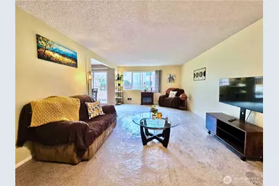 330 Elm St #201, Everett, WA 98203 - Photo 4