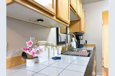 330 Elm St #201, Everett, WA 98203 - Photo 6